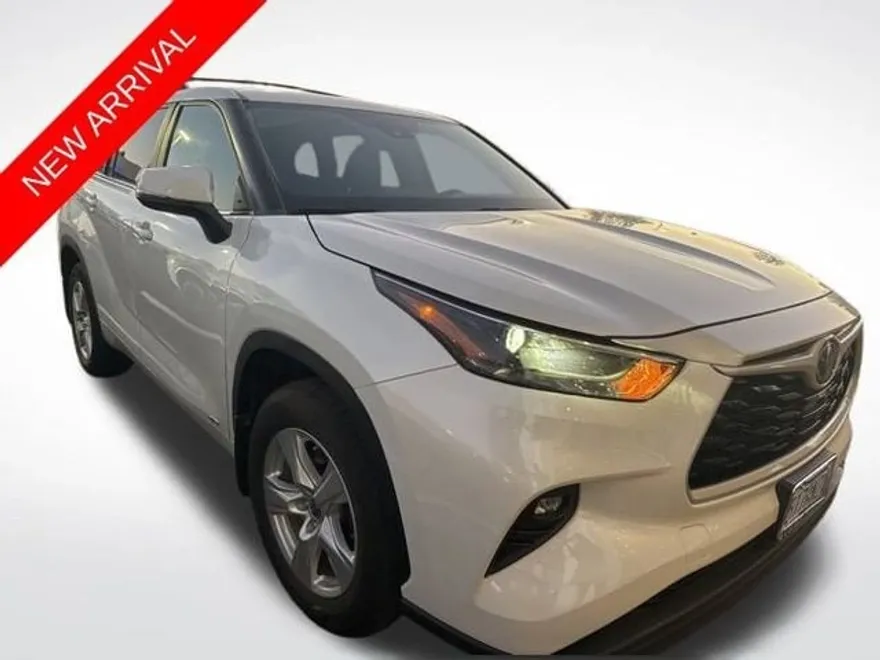 2023 Toyota Highlander Hybrid LE photo 1