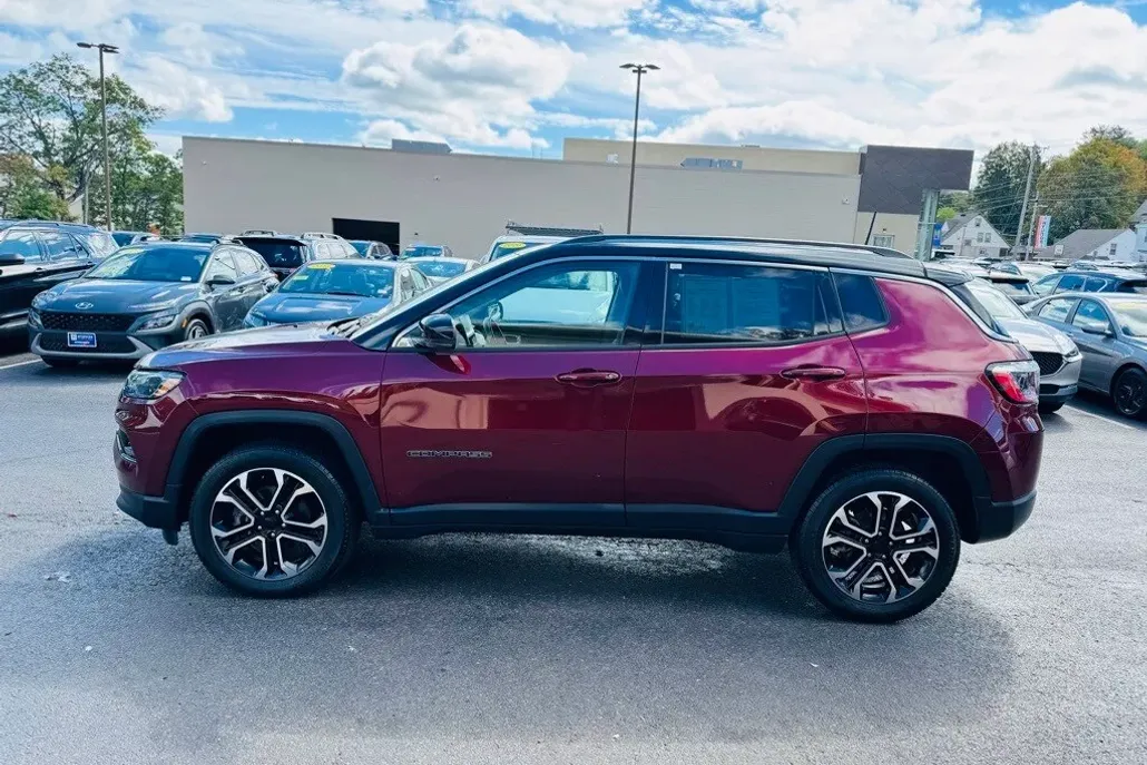 2022 Jeep Compass Limited photo 1