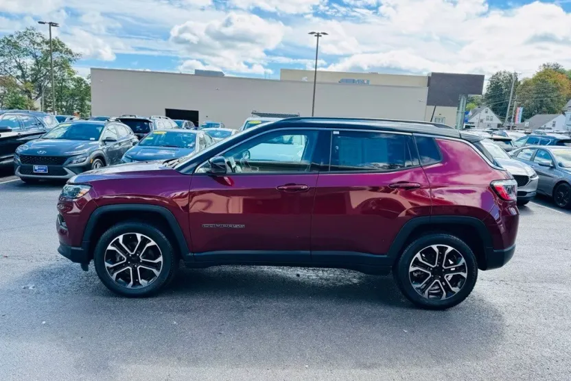 2022 Jeep Compass Limited photo 1