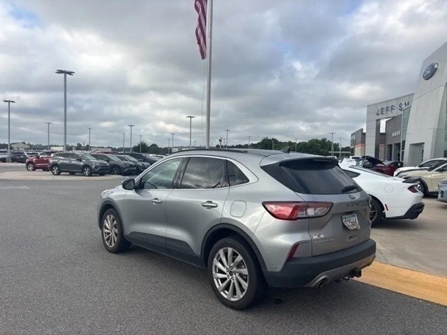 2022 Ford Escape Titanium photo 1
