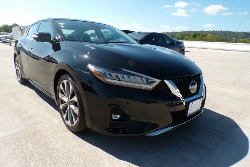 2023 Nissan Maxima Platinum photo 1