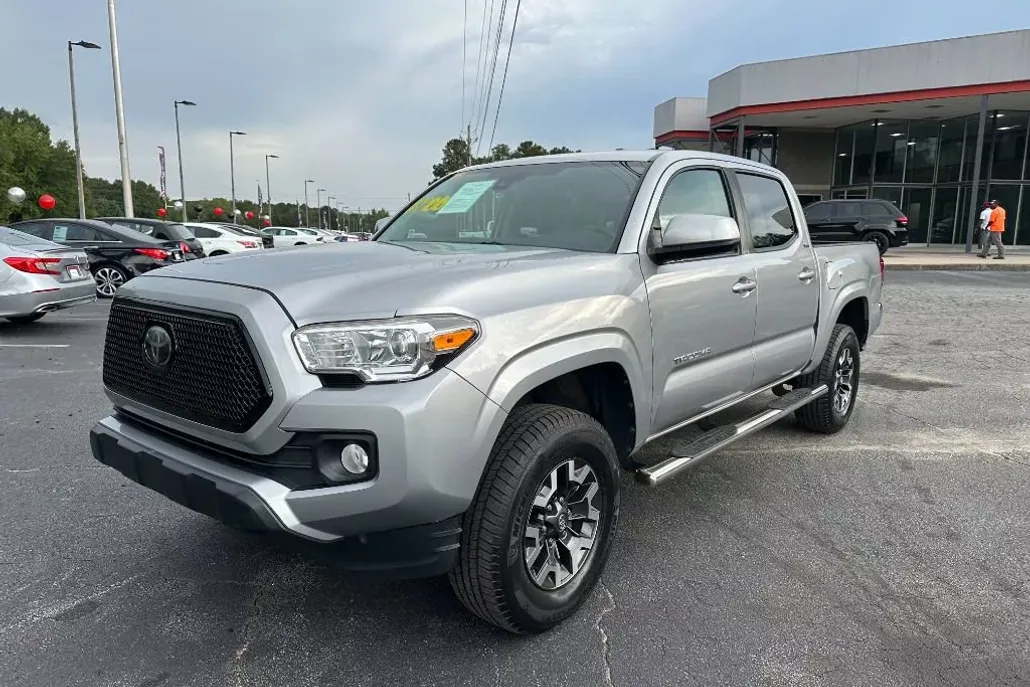 2019 Toyota Tacoma SR5 photo 1