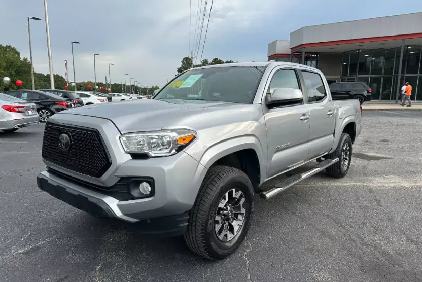 2019 Toyota Tacoma SR5 photo 1