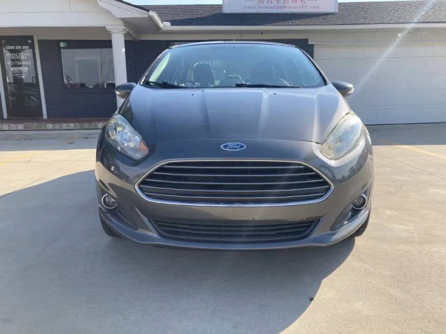 2017 Ford Fiesta SE photo 1