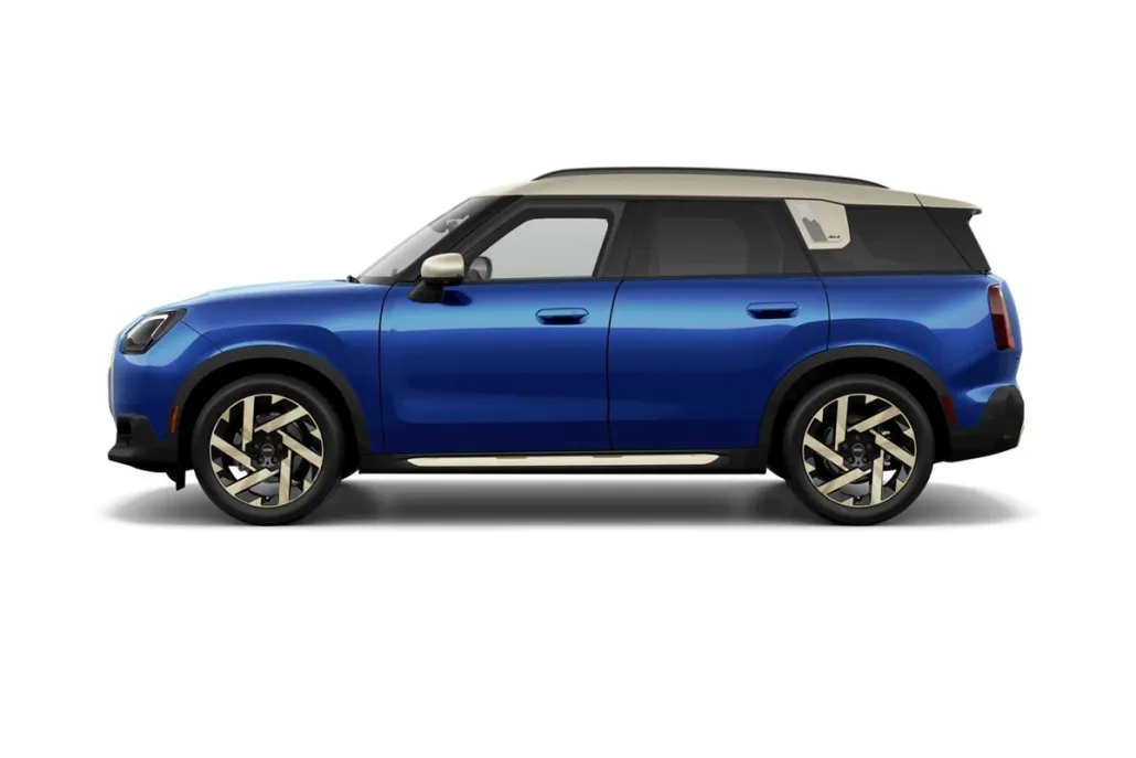 2026 Mini Countryman ALL4 S photo 1