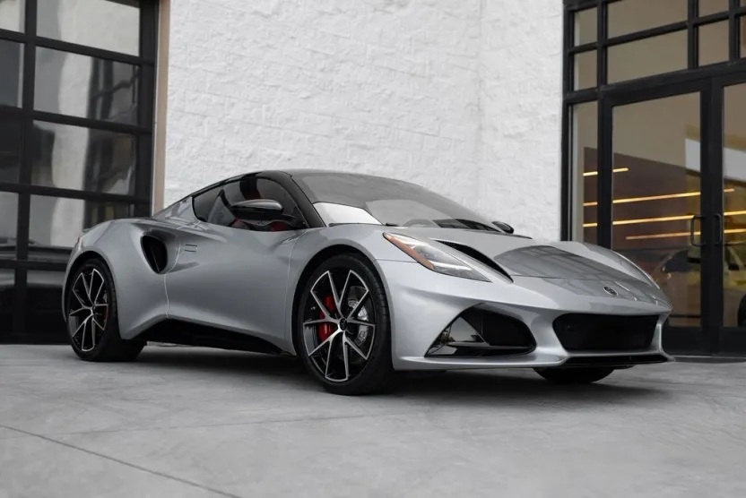 2025 Lotus Emira Base photo 1