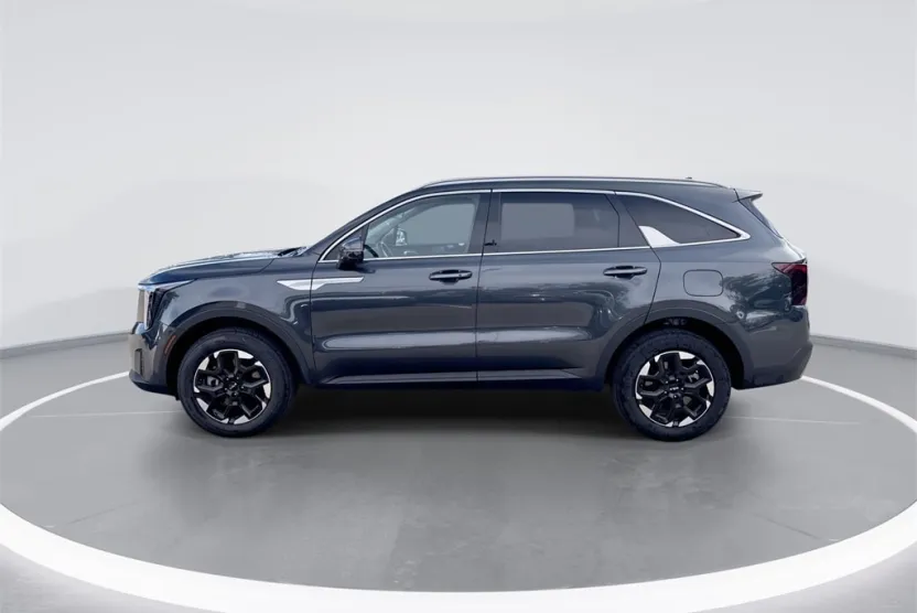 2024 Kia Sorento S photo 1