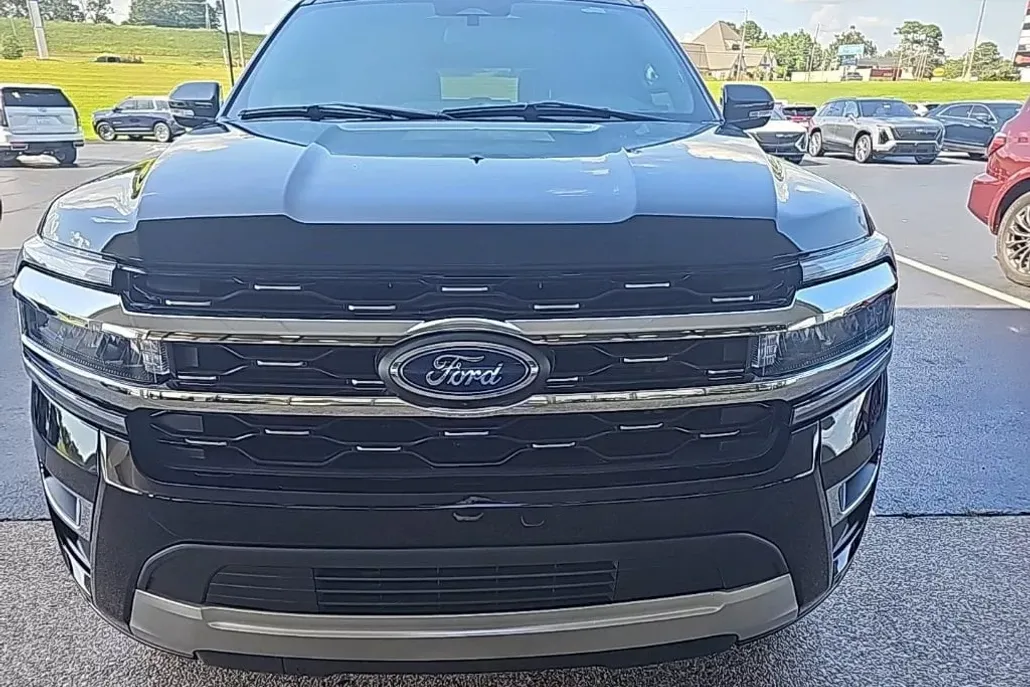 2024 Ford Expedition Limited photo 1