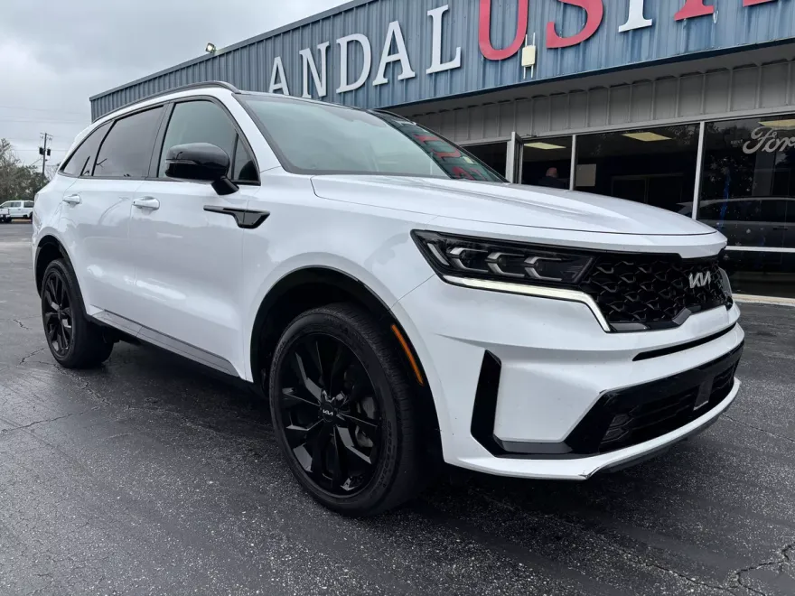 2022 Kia Sorento SX photo 1