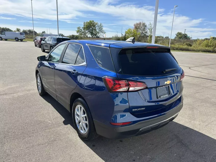 2023 Chevrolet Equinox LT photo 1