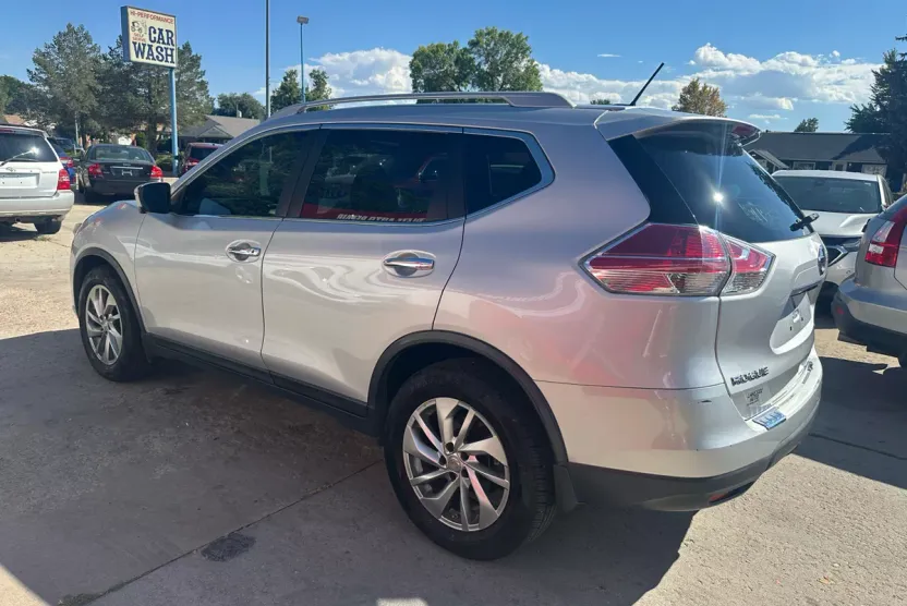 2014 Nissan Rogue S AWD photo 1