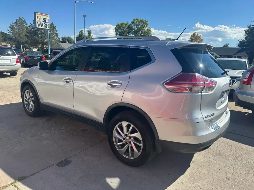2014 Nissan Rogue S AWD photo 1