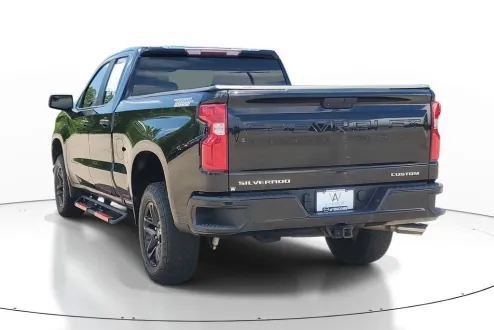 2019 Chevrolet Silverado 1500 Trail Boss Custom photo 3
