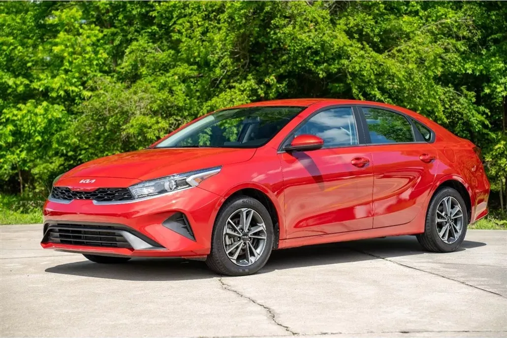 2024 Kia Forte LXS photo 1