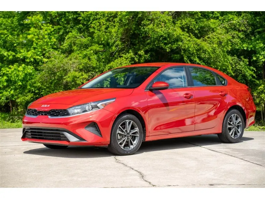2024 Kia Forte LXS photo 1