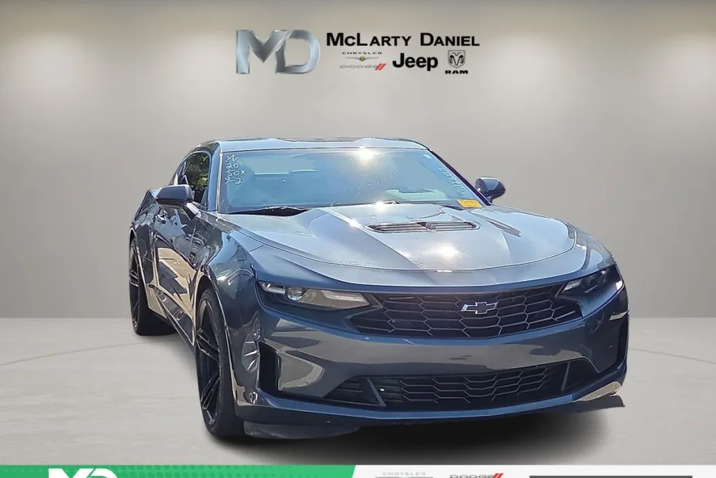 2021 Chevrolet Camaro LT1 photo 1