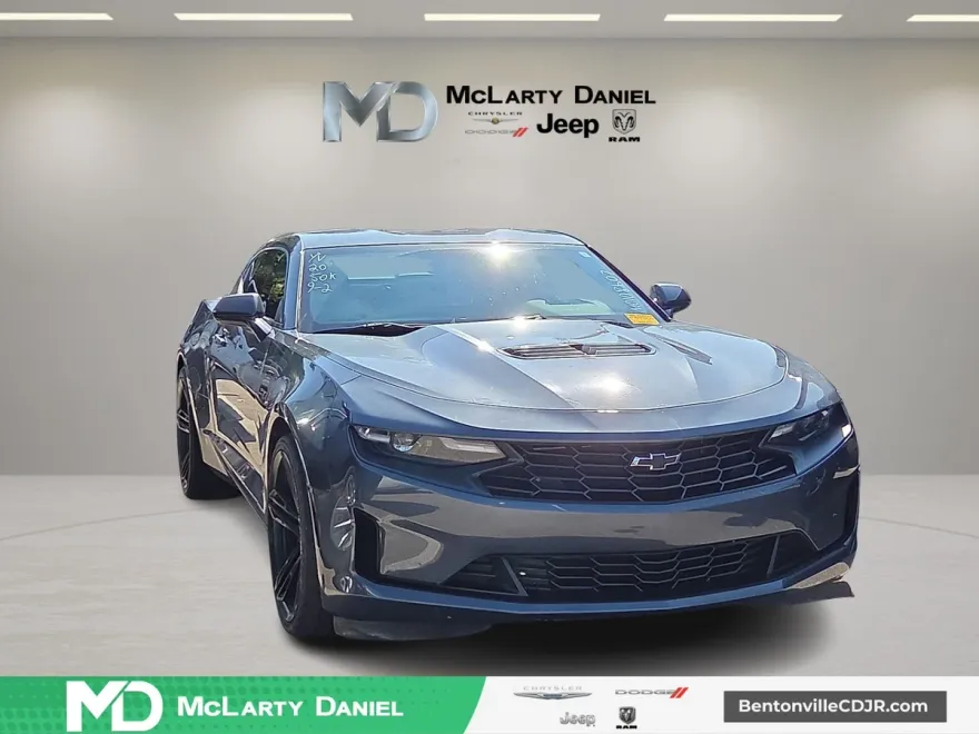 2021 Chevrolet Camaro LT1 photo 1