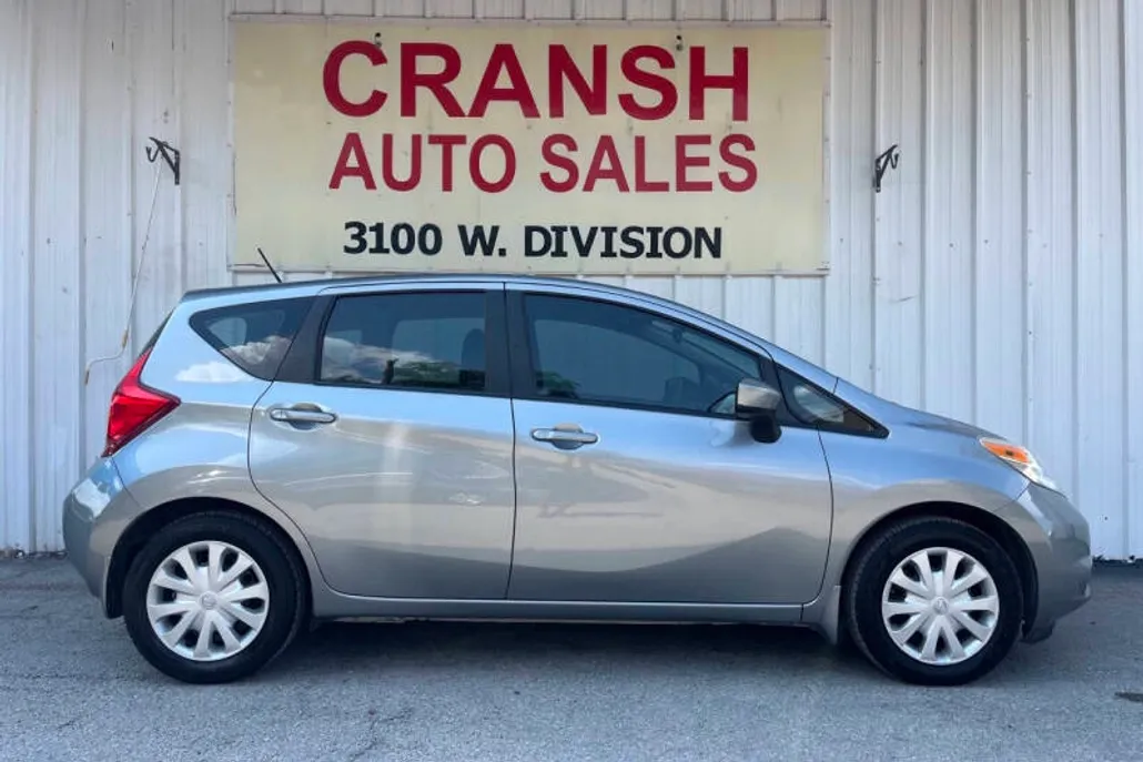 2015 Nissan Versa Note SV photo 1