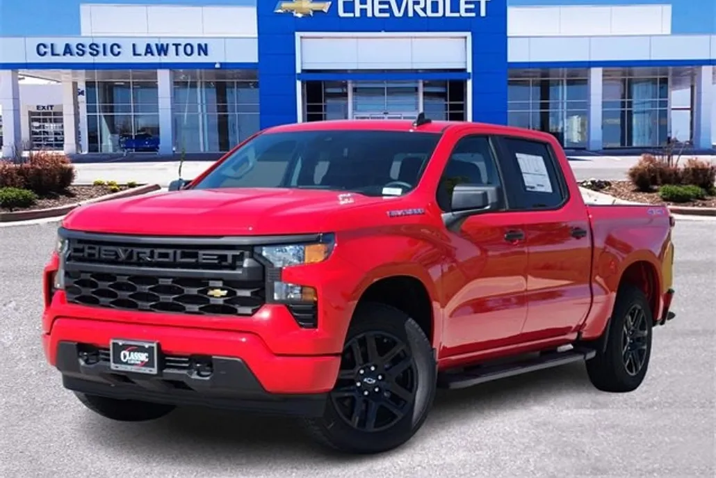 2025 Chevrolet Silverado 1500 Custom photo 1