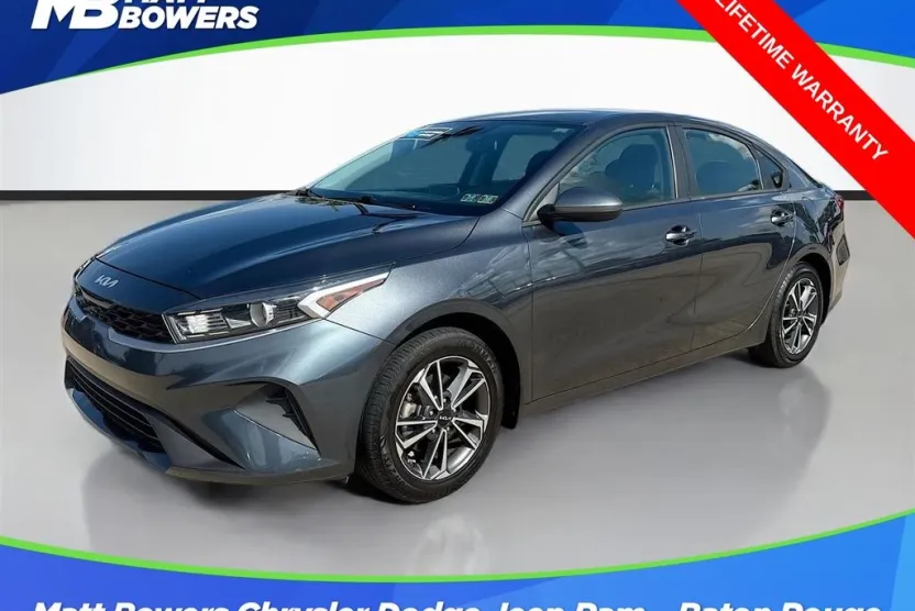 2023 Kia Forte LXS photo 1