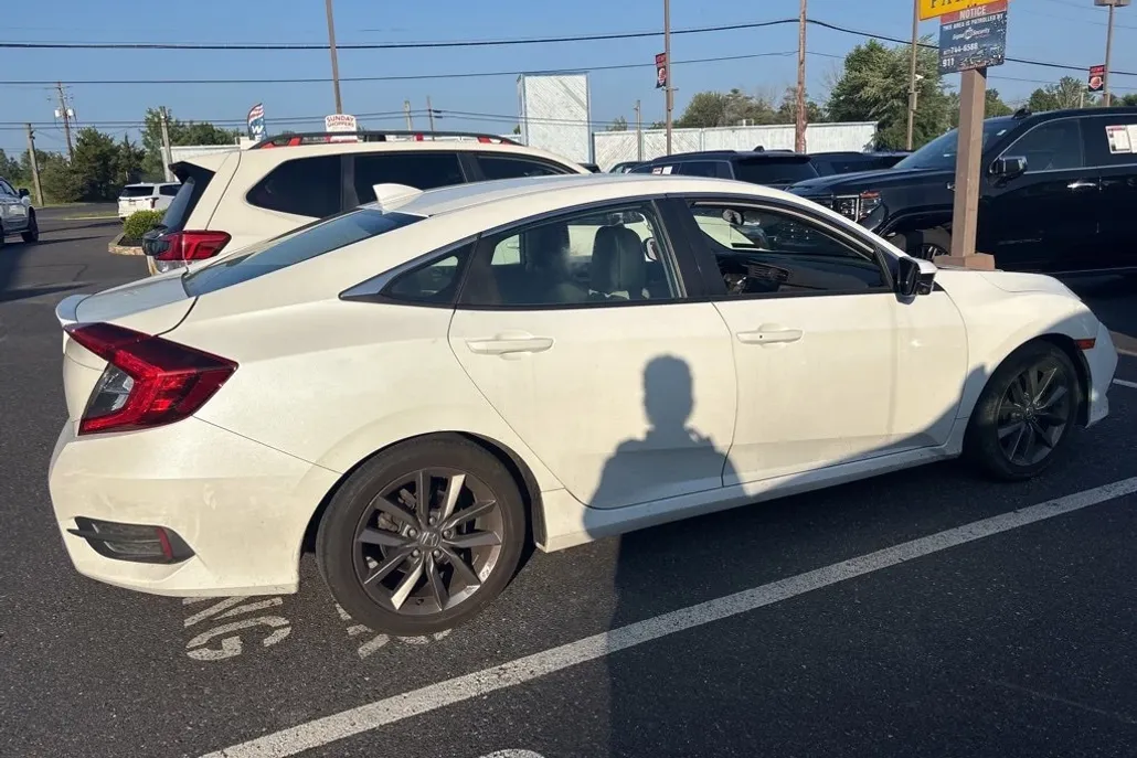 2020 Honda Civic EX photo 1