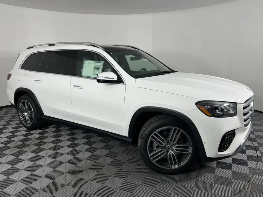 2025 Mercedes Benz GLS 450 4MATIC photo 1