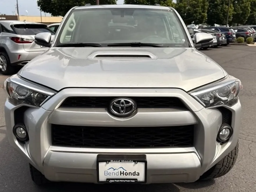 2019 Toyota 4Runner TRD Off-Road Premium photo 1