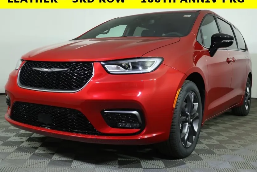 2026 Chrysler Pacifica photo 1