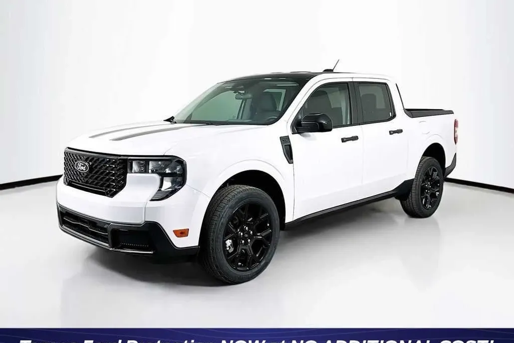 2025 Ford Maverick XLT photo 1