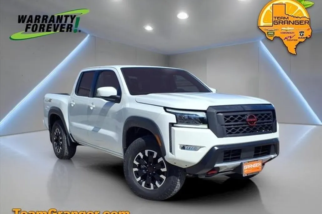 2024 Nissan Frontier PRO-4X Crew Cab photo 1