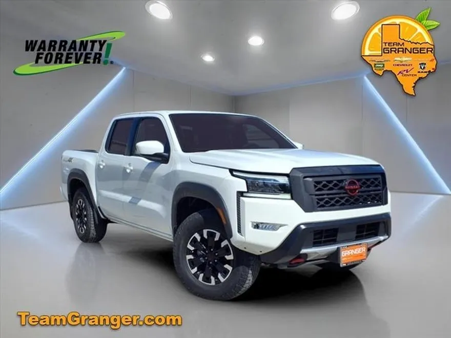 2024 Nissan Frontier PRO-4X Crew Cab photo 1