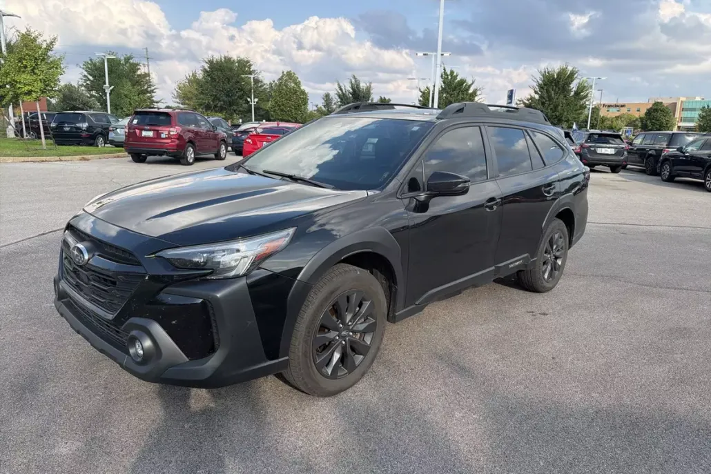2023 Subaru Outback Onyx Edition photo 1