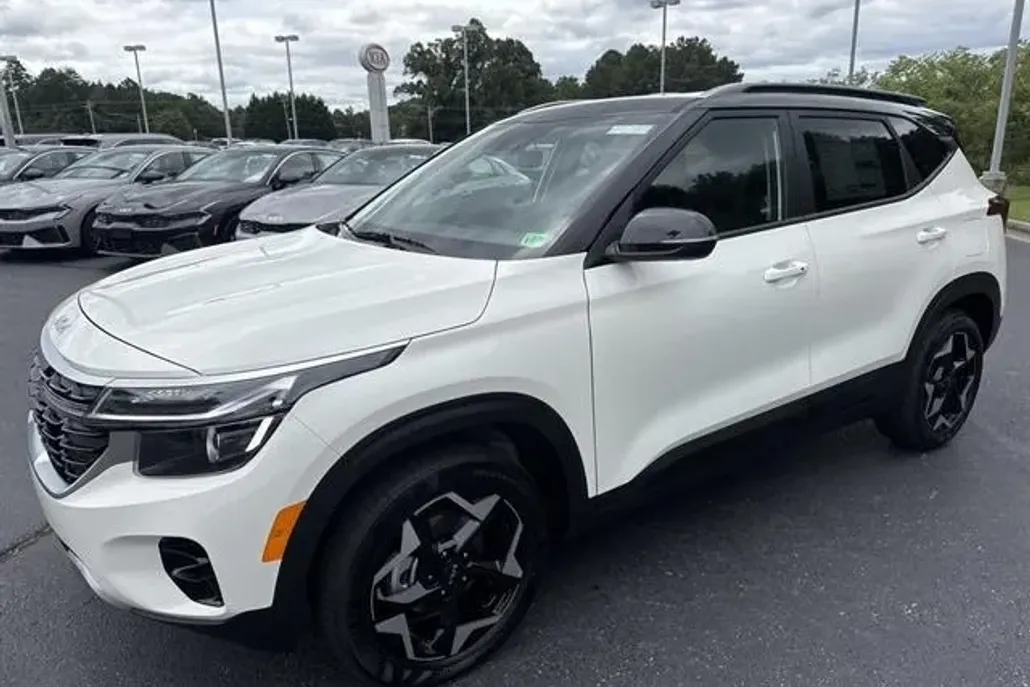 2026 Kia Seltos S photo 1