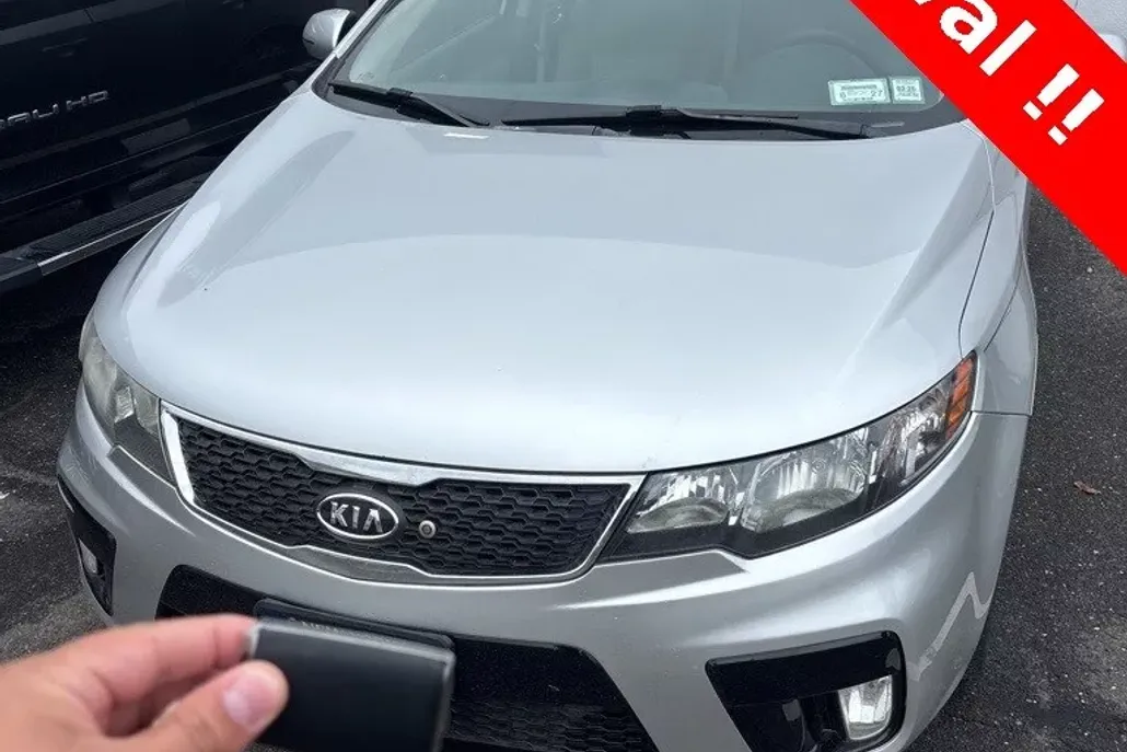 2013 Kia Forte EX photo 1