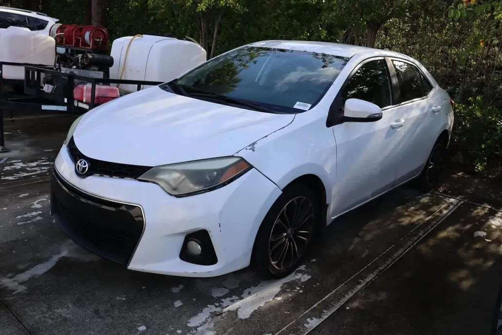 2016 Toyota Corolla Plus photo 1