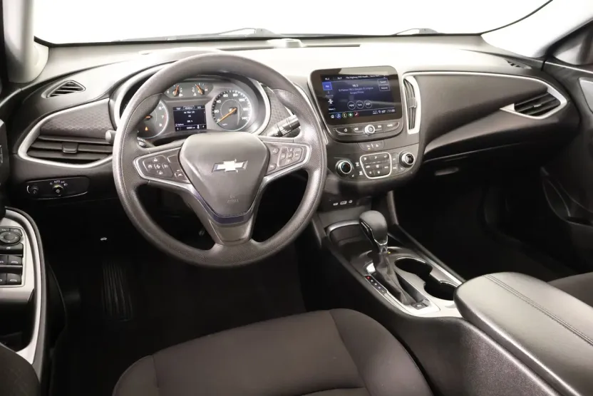 2024 Chevrolet Malibu 1LT photo 1