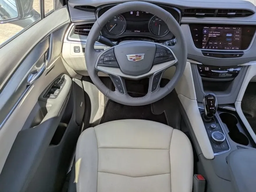 2022 Cadillac XT5 Premium Luxury photo 1