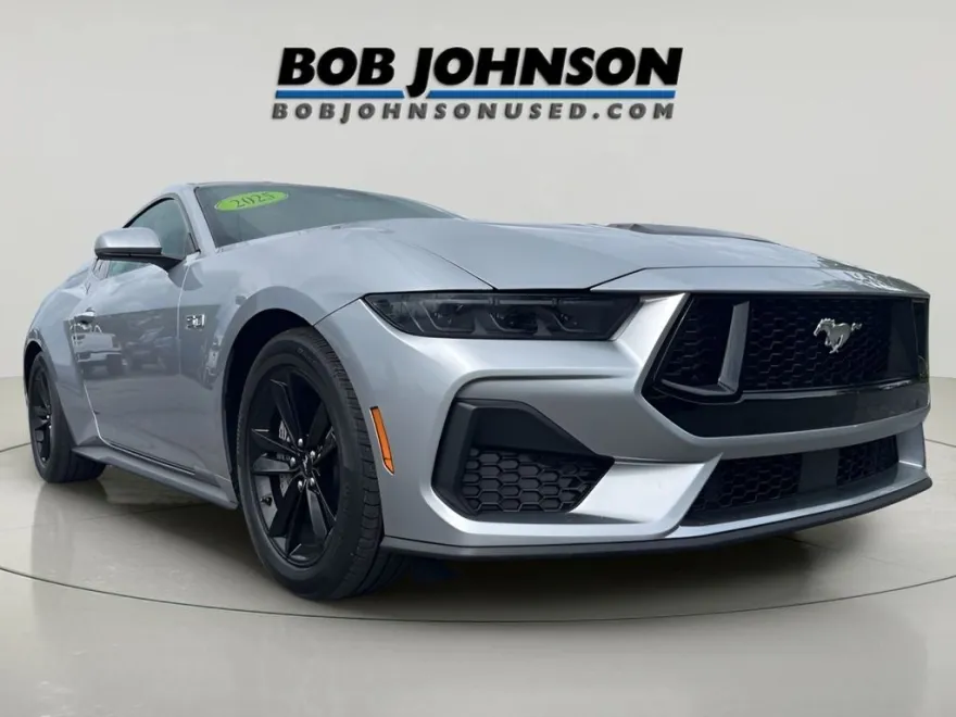2025 Ford Mustang GT photo 1