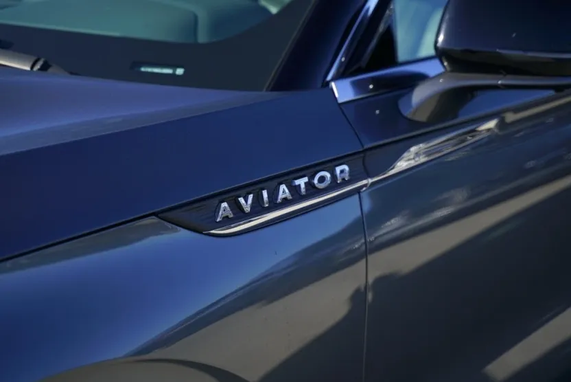 2021 Lincoln Aviator Reserve photo 1