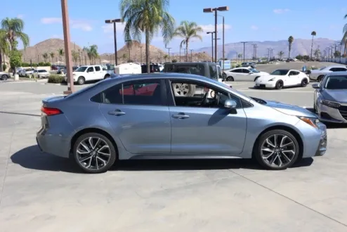 2020 Toyota Corolla SE photo 2