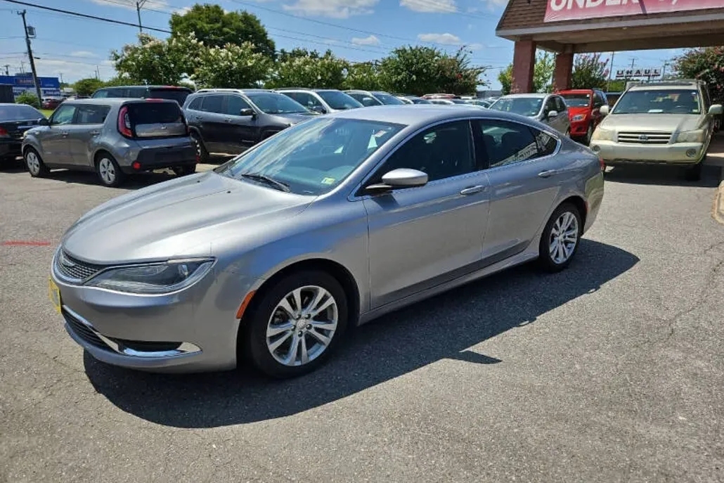2015 Chrysler 200 Limited photo 1