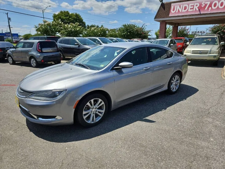 2015 Chrysler 200 Limited photo 1