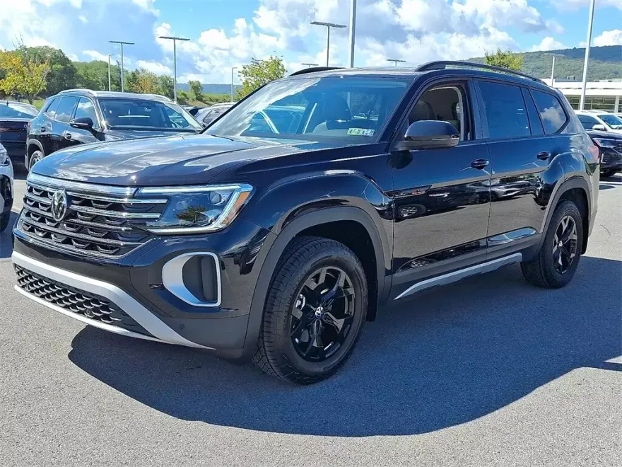 2026 Volkswagen Atlas Peak Edition SE photo 1