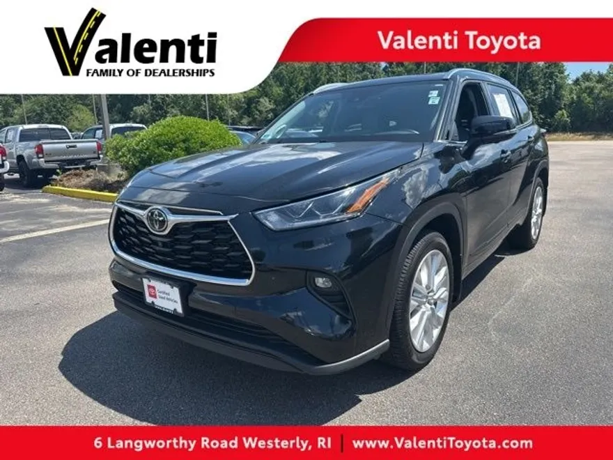 2023 Toyota Highlander Limited photo 1