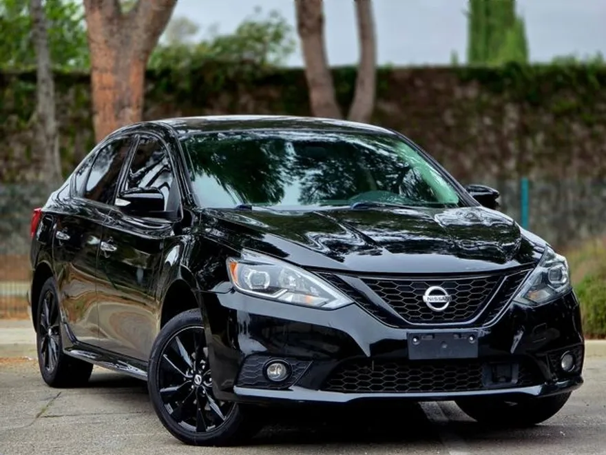 2018 Nissan Sentra SR photo 1