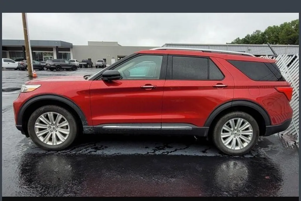 2022 Ford Explorer Limited photo 1