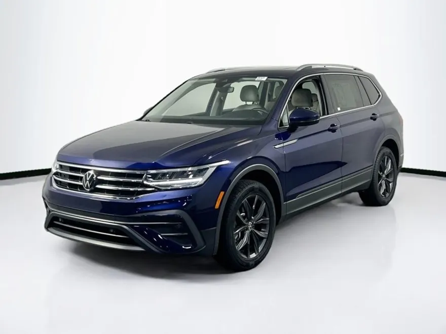 2023 Volkswagen Tiguan SE photo 1