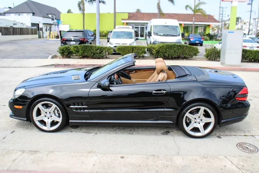 2011 Mercedes Benz SL 550 photo 1