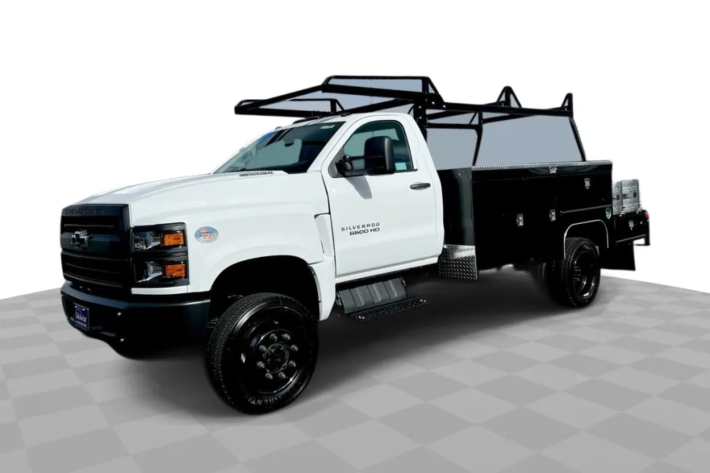 2023 Chevrolet Silverado 6500HD Work Truck photo 1