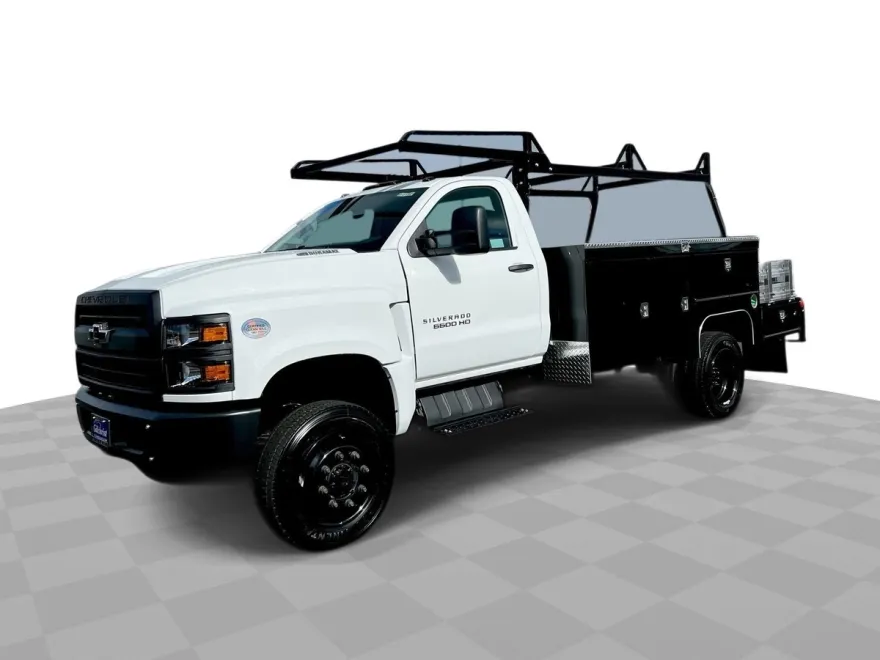 2023 Chevrolet Silverado 6500HD Work Truck photo 1